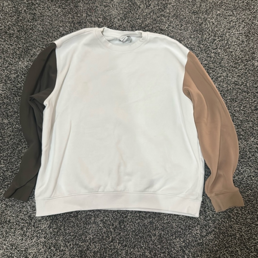 nice H&M crewneck